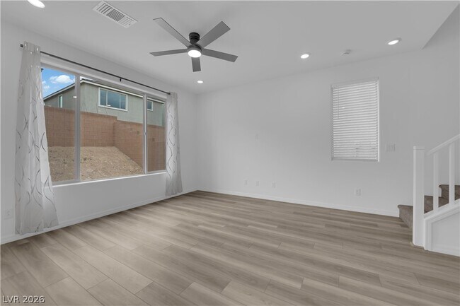 Building Photo - 10239 Estancia Hl St