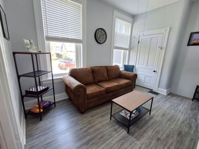 Building Photo - Fully Furnished 1 bedroom in Ludlow – All Utilities Included