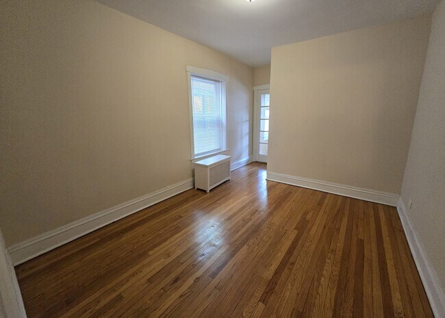 Building Photo - 4021 N Mozart St