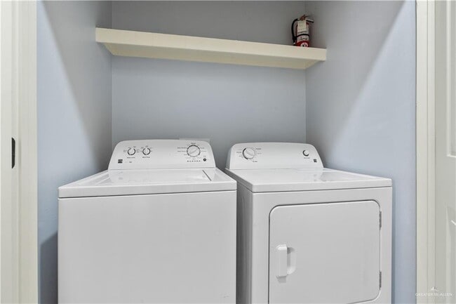 Building Photo - 13 Teague Ave