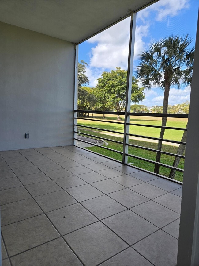 Building Photo - 2651 S Course Dr