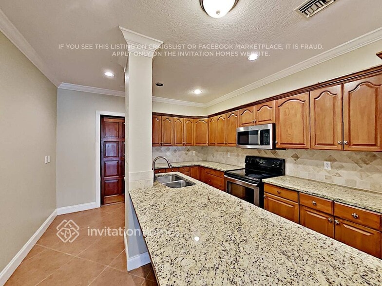 Building Photo - 1981 Canterbury Cir