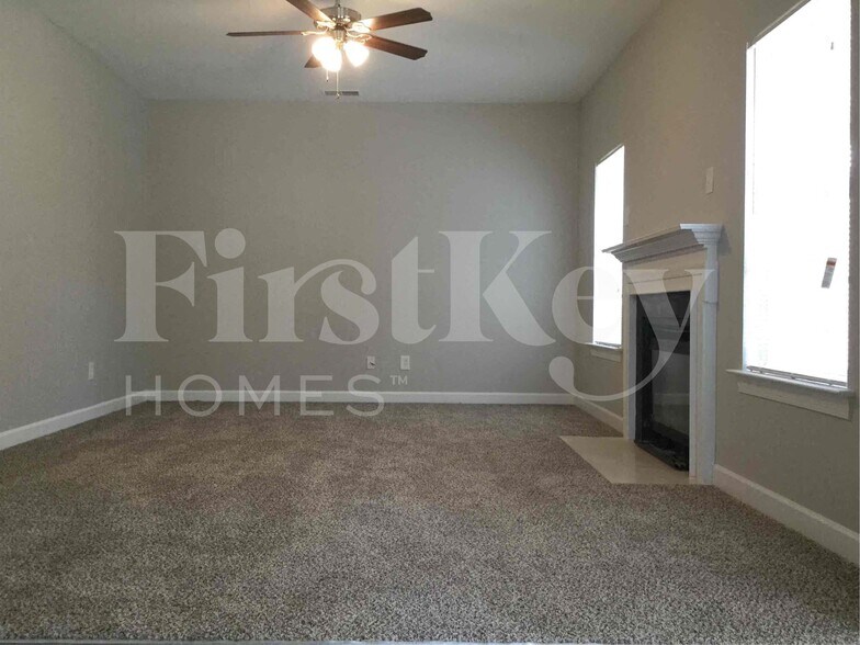 Building Photo - 2845 Island Point Dr NW