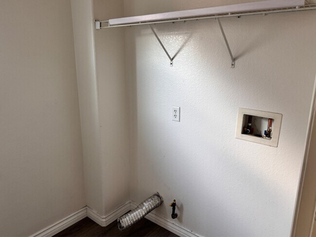 Building Photo - 14031 Crystal St