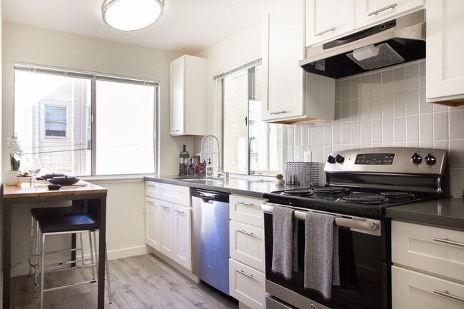 Building Photo - 1085 South Van Ness