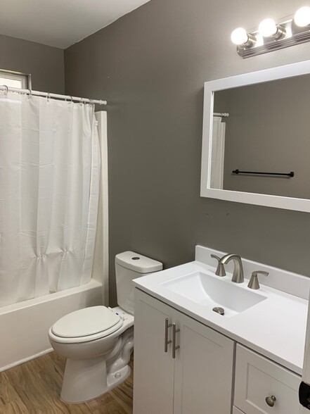 Building Photo - 1611 21st St