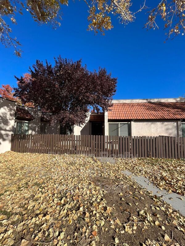 Building Photo - 1005 Baywood Dr