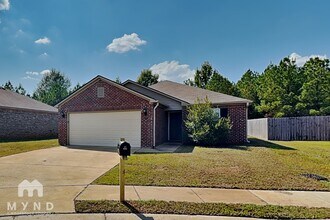 Building Photo - 764 The Heights Ln