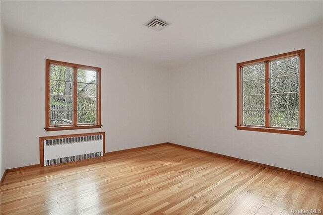 Building Photo - 17 Brookside Ave