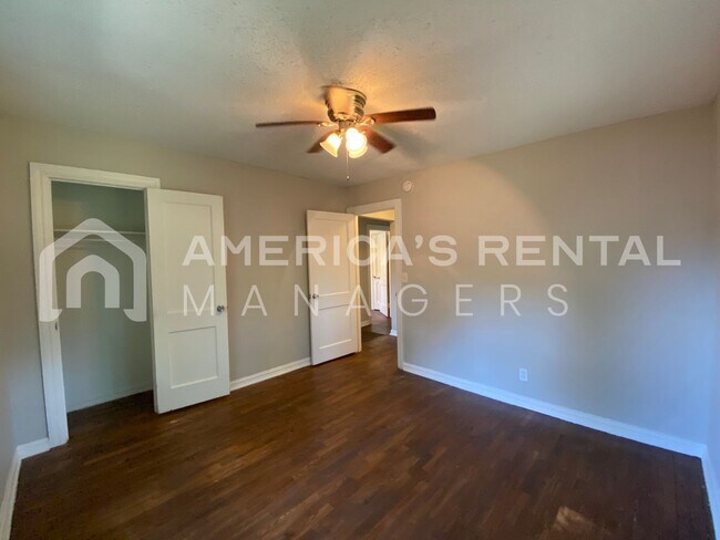 Building Photo - Home for rent in Midfield!