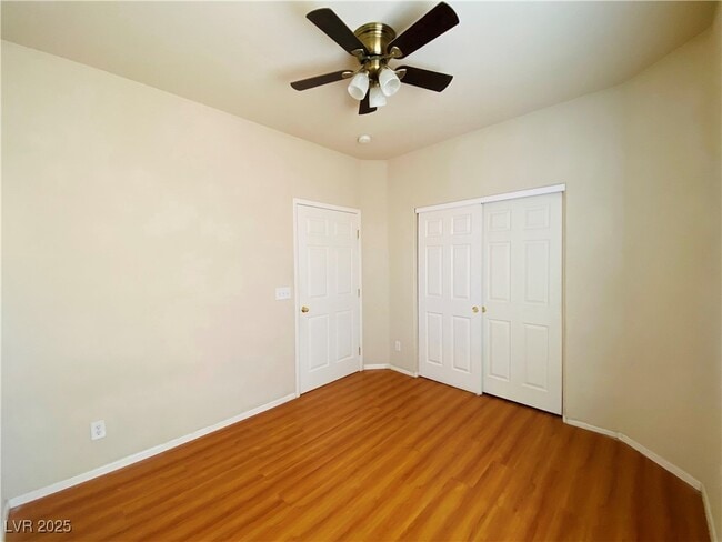 Building Photo - 3646 Surfboard Ct