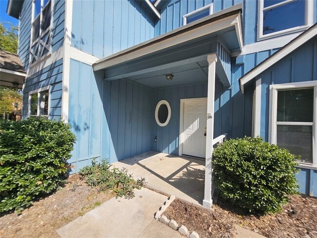 Building Photo - 304 Windridge Village Cove