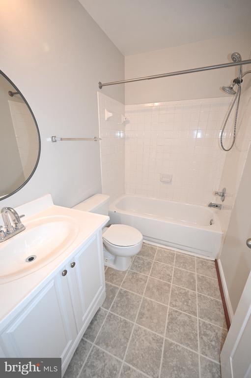 Building Photo - 8767 Ritchboro Rd