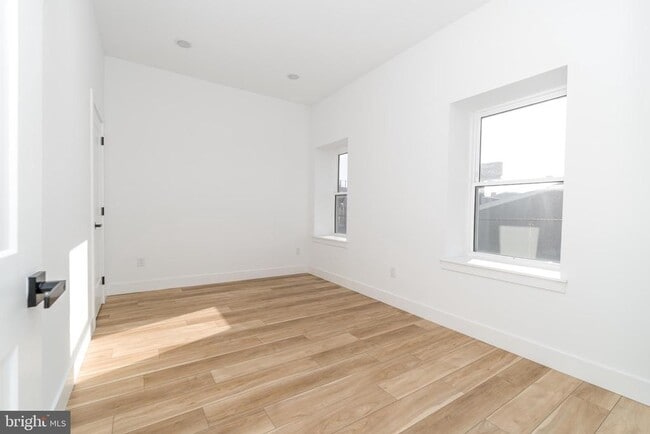 Building Photo - 2700 E Auburn St