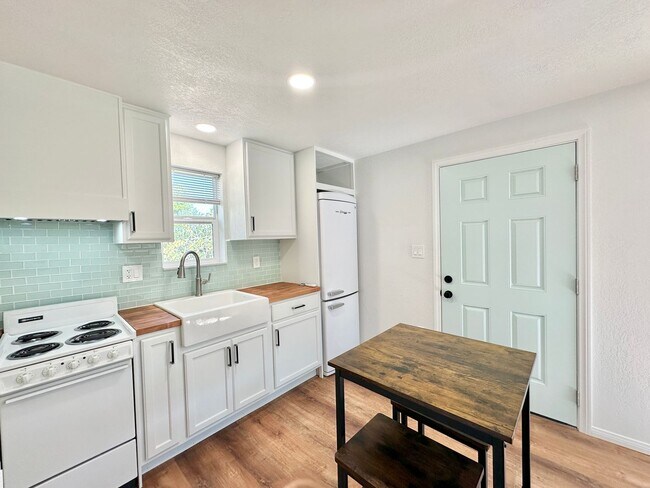 Building Photo - Lovely, Newly Renovated, & Fully-Detached Guest Home Unit on Gated and Private Country Property o...