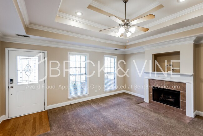 Building Photo - 229 Saratoga Ln