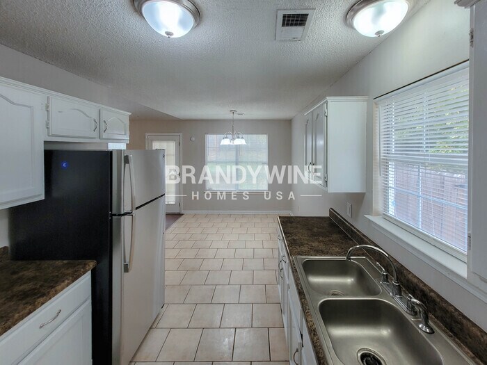 Building Photo - 4431 Grand Pyramid Dr