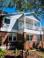 Building Photo - 109 18th Ave S