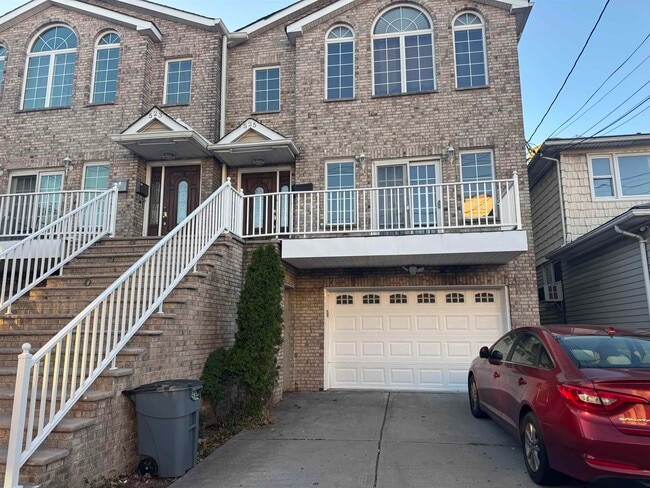 Building Photo - 525 AVENUE A Ave