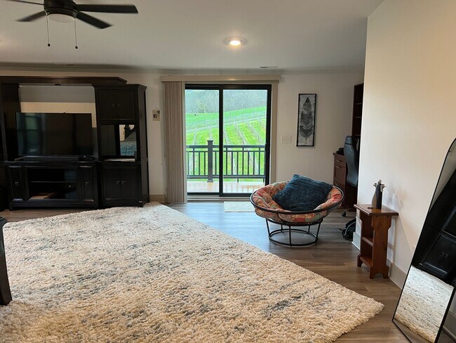 Building Photo - Home on Beautiful Farm and Vineyard Minutes From Town Of Blacksburg