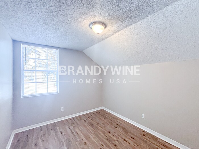 Building Photo - 323 Summer Sails Dr