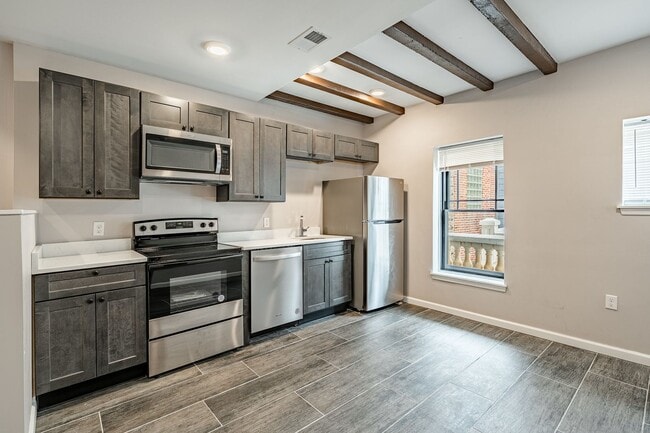 Building Photo - 235 E Market St