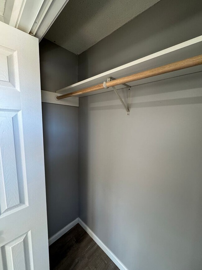 Building Photo - 1036 Chicopee St