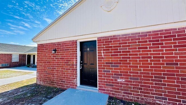 Building Photo - 390 W Haines Blvd