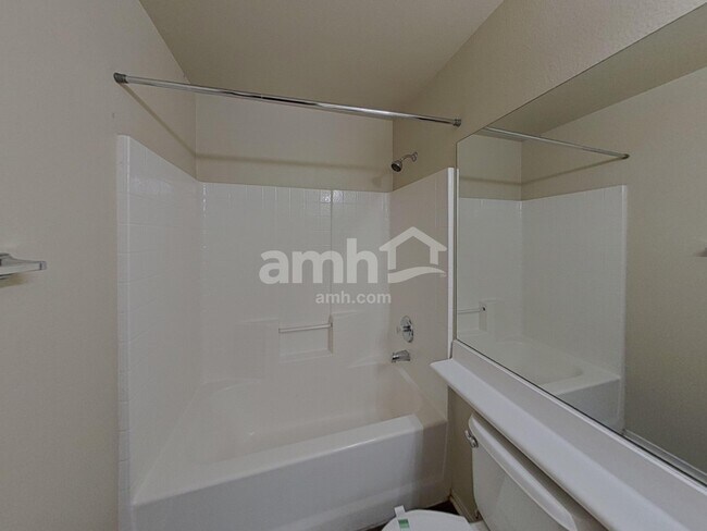 Building Photo - 1752 Quartz Landing Ave