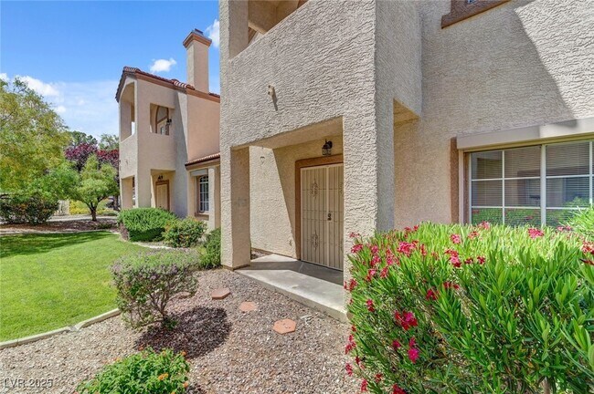 Building Photo - 8301 Boseck Dr