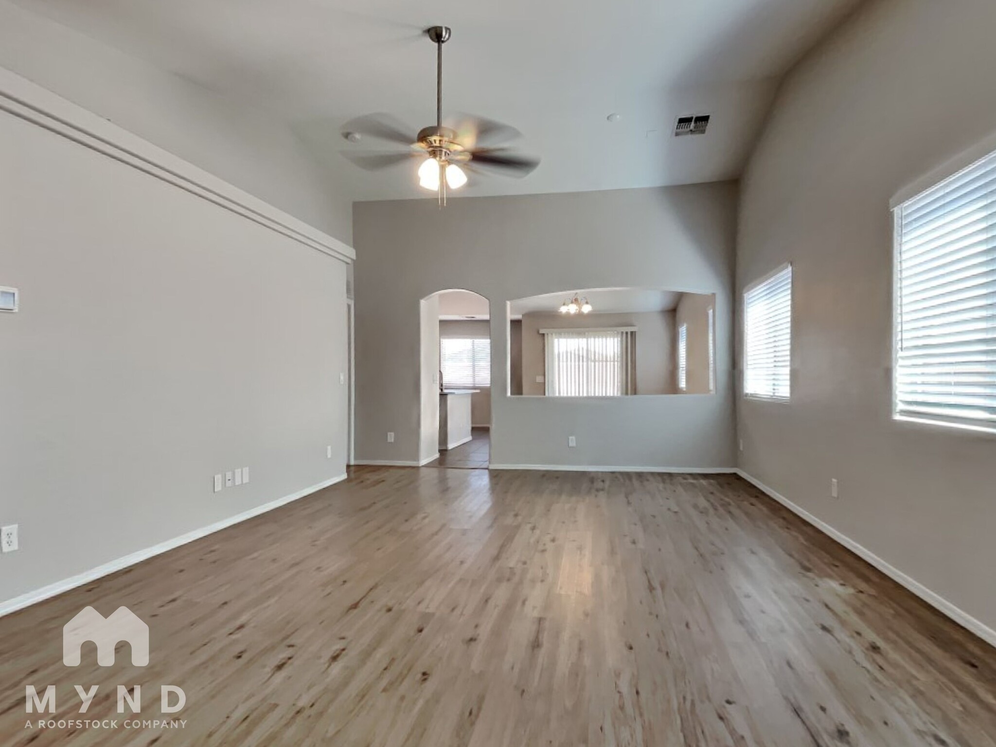 Building Photo - 5621 S 31st Dr