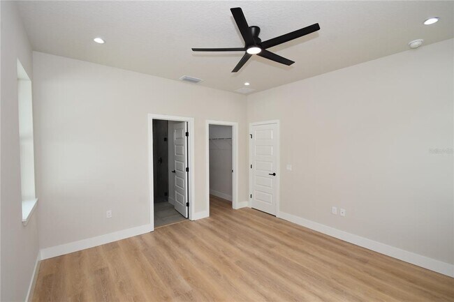 Building Photo - 18 Wood Amber Ln