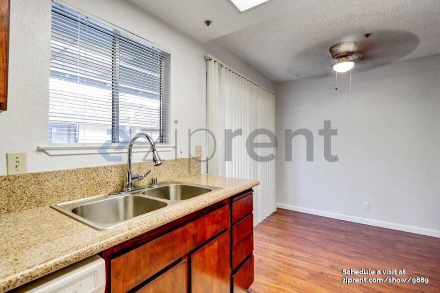 Building Photo - Unit 3