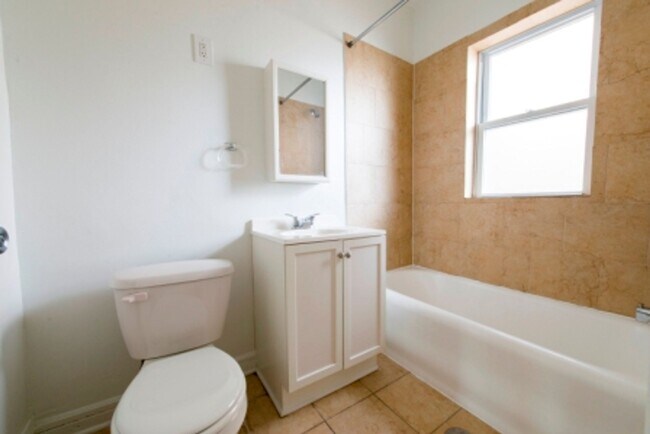 Building Photo - 7354 S Dorchester