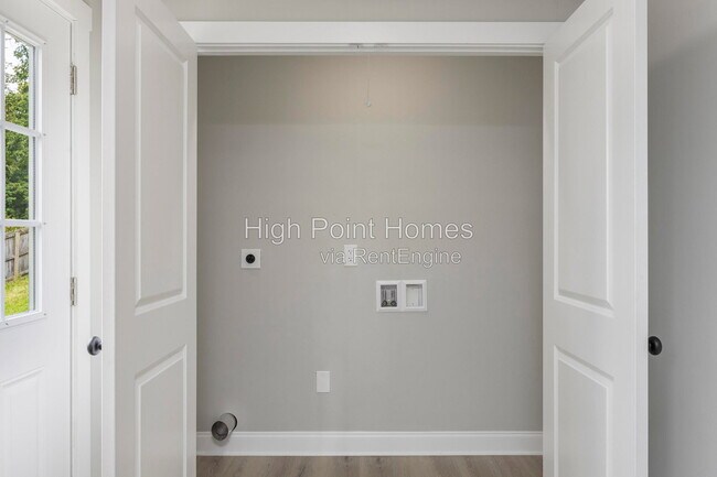 Building Photo - 932 Hurtt Rd