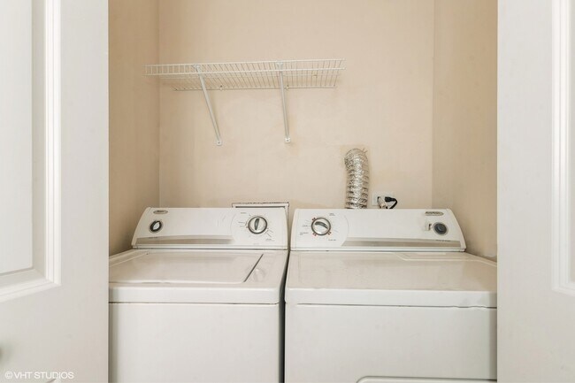 Building Photo - 4012 S Indiana Ave