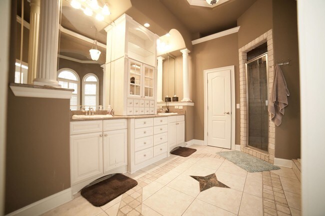 Building Photo - 4 br, 4 bath House - 106 Holbrook Drive