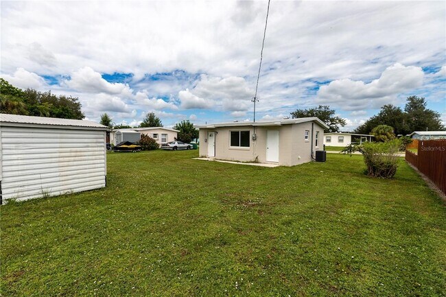 Building Photo - 21043 Bersell Ave