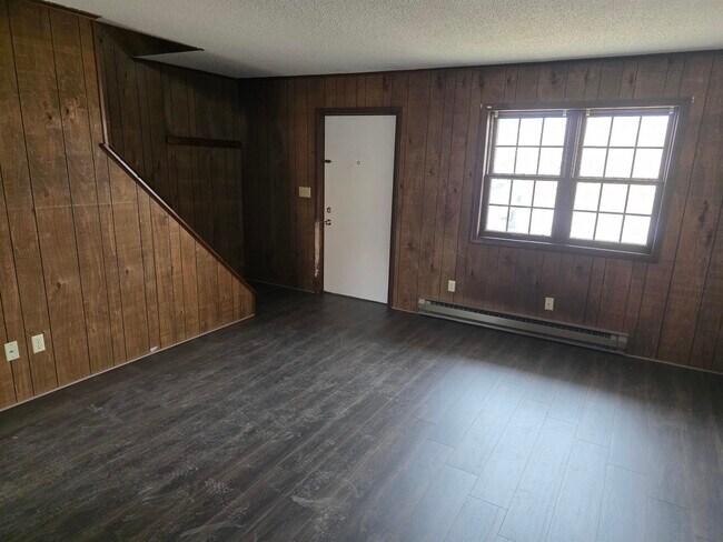 Building Photo - 405-A Church-