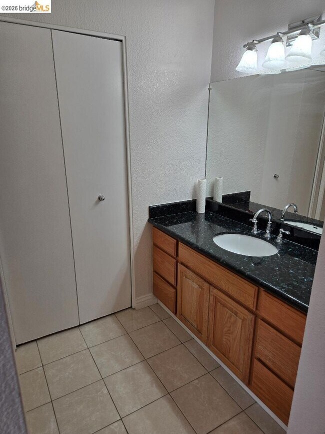 Building Photo - 40725 Capa Dr