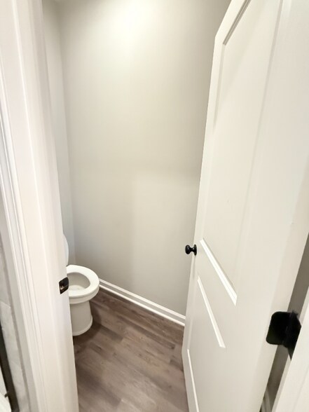 Building Photo - 3921 Bird Song Way