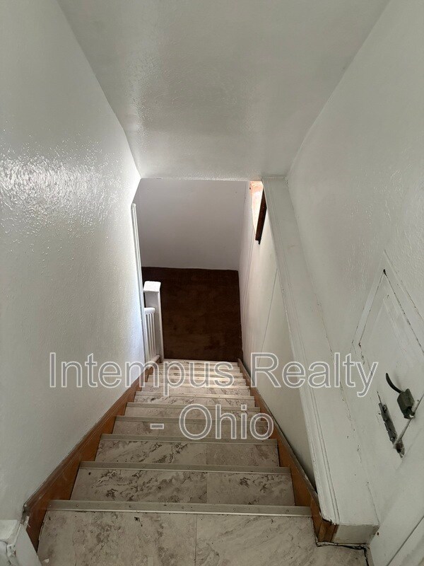 Building Photo - 3882 Faversham Rd
