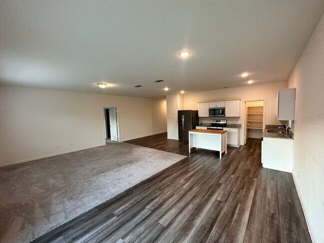 Building Photo - Single Family house in Crowley 76036