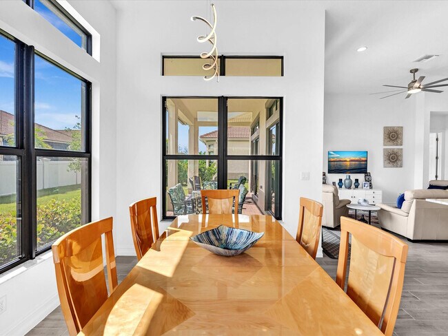 Building Photo - 8928 Bastille Cir E