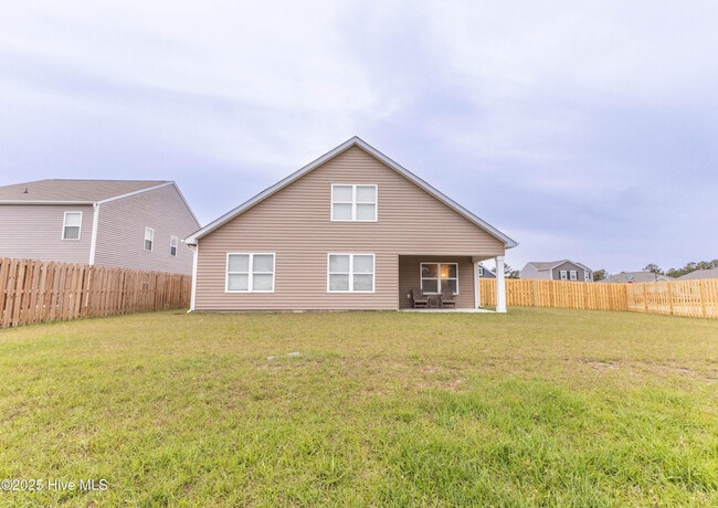 Building Photo - 509 Birdsong Dr