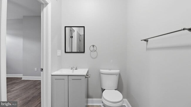 Building Photo - 917 N Gilmor St