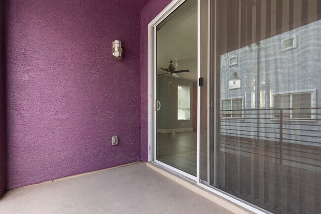 Building Photo - 9050 W Tropicana Ave