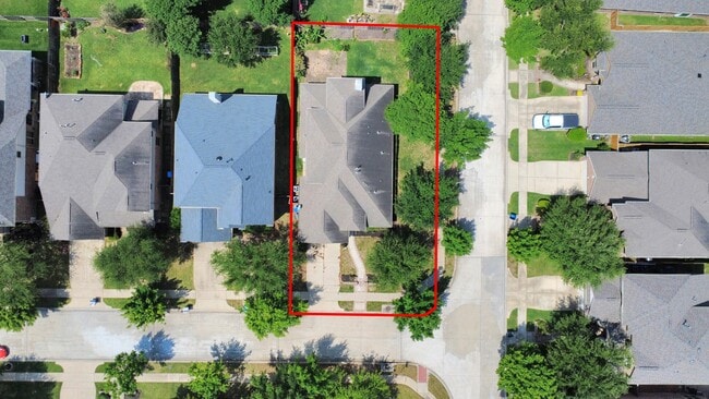 Building Photo - 12131 Cove Ridge Ln