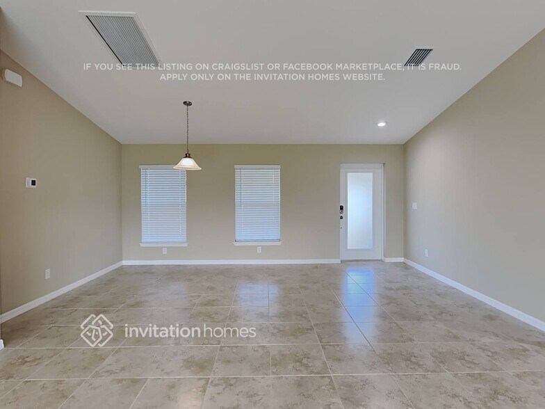 Building Photo - 311 Tandil St