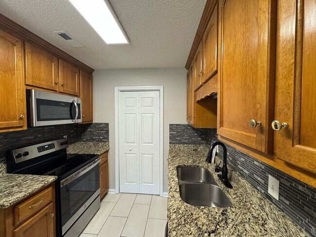 Building Photo - Great Harvest Home for rent